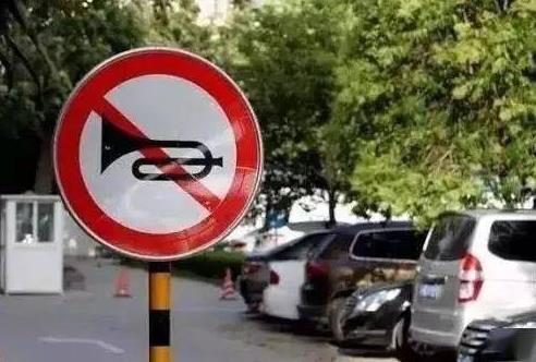 金屬吸音板的性能優(yōu)勢(shì)有哪些